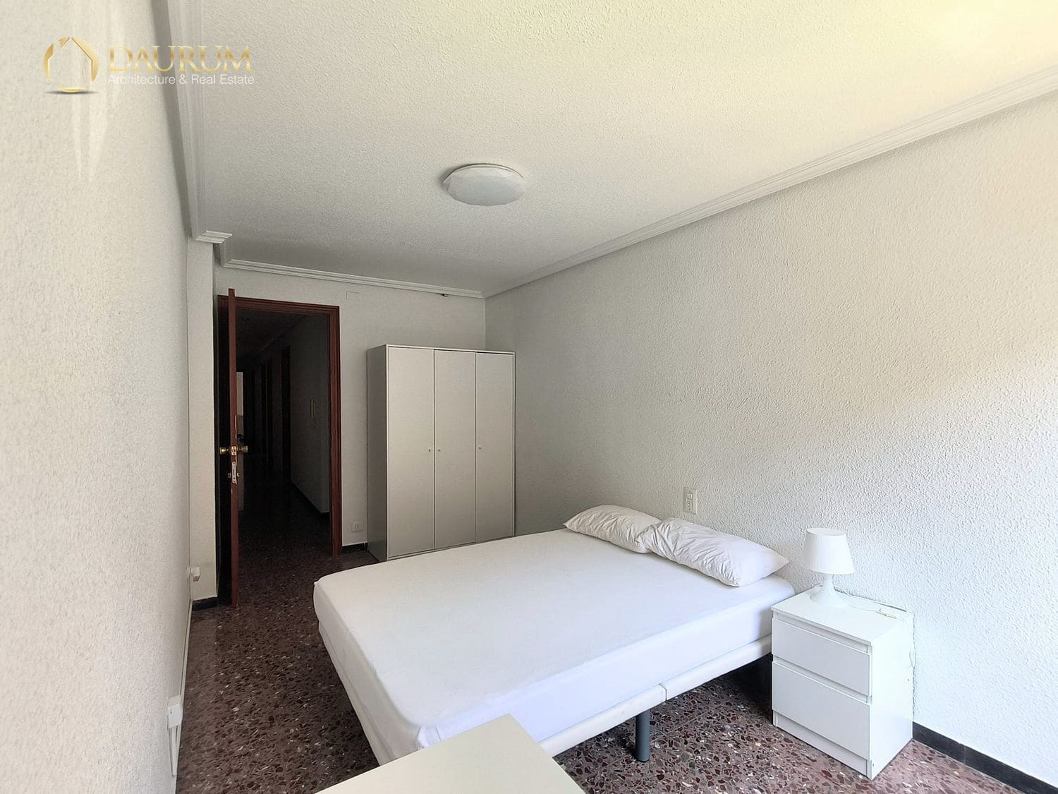 4 bedroom Flat for sale in Elche / Elx - € 195,000 (Ref: 9889232)