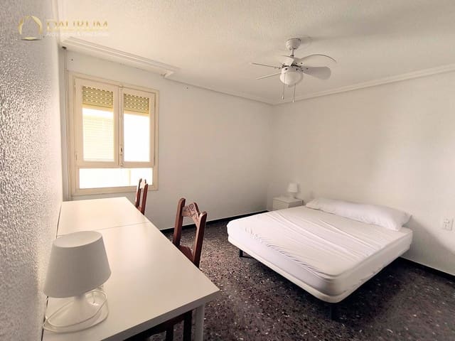 4 quarto Apartamento para venda em Elche / Elx - 195 000 € (Ref: 9889232)
