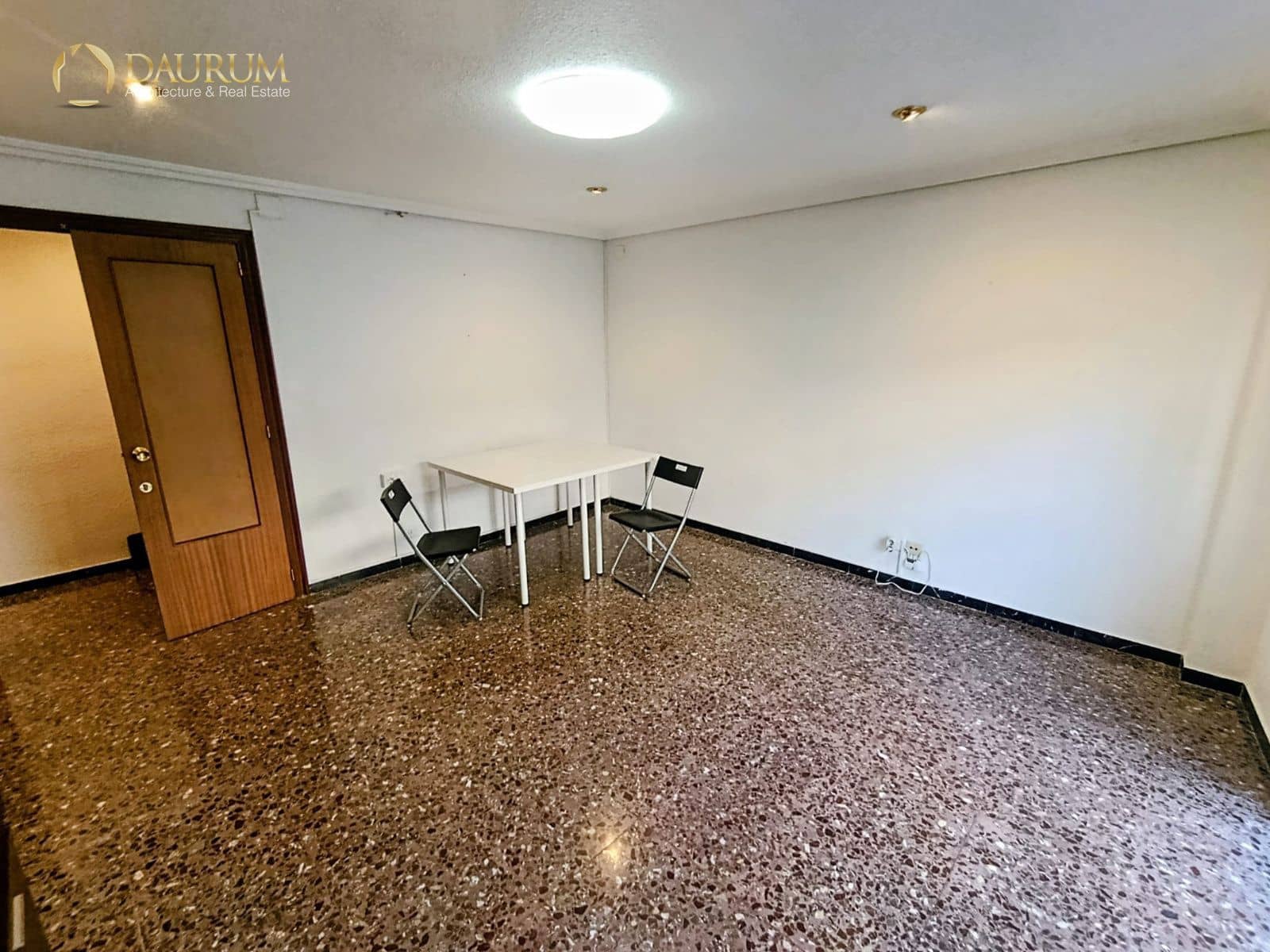 4 bedroom Flat for sale in Elche / Elx - € 195,000 (Ref: 9889232)
