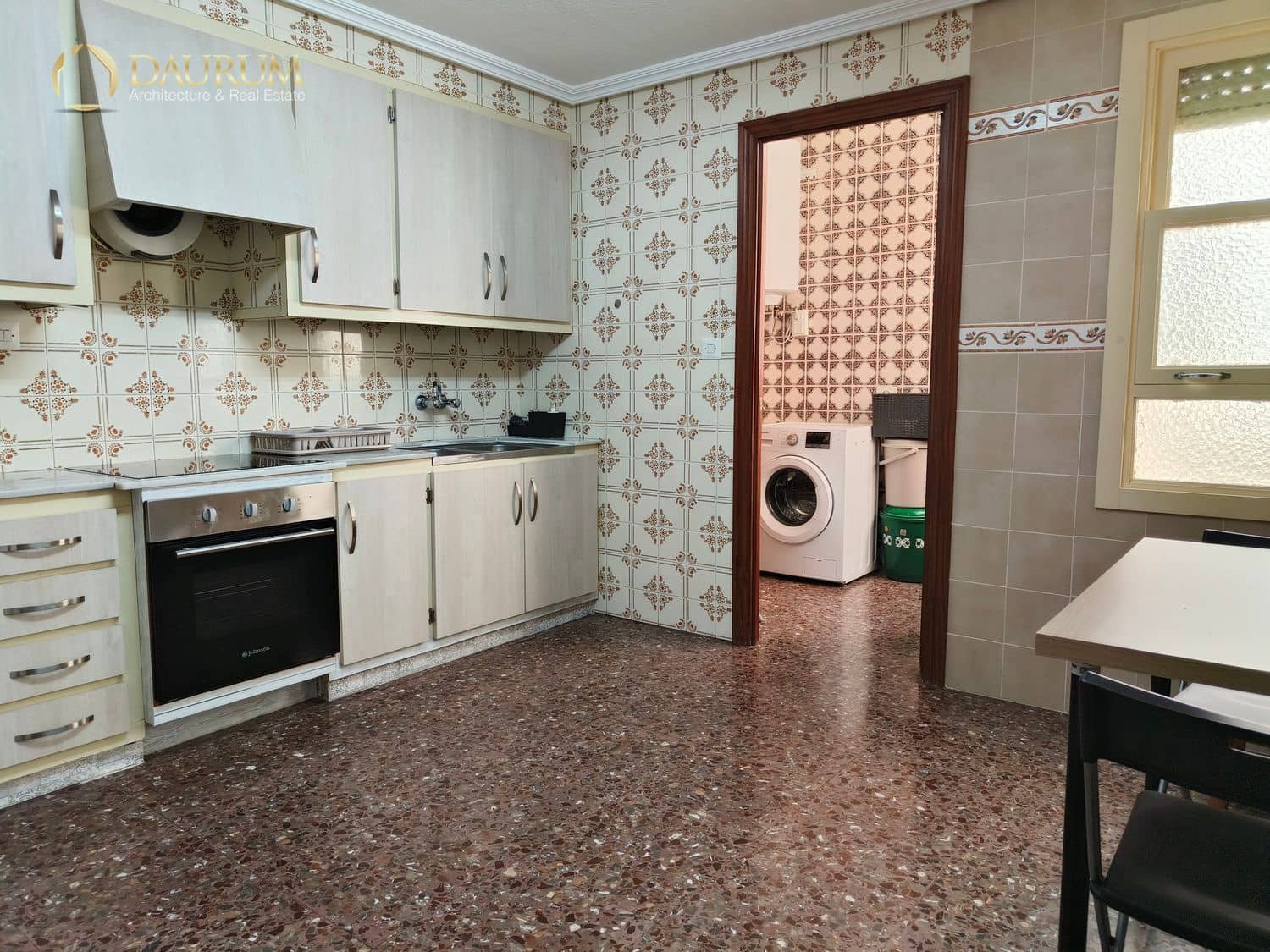 4 bedroom Flat for sale in Elche / Elx - € 195,000 (Ref: 9889232)