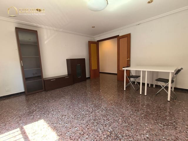 4 quarto Apartamento para venda em Elche / Elx - 195 000 € (Ref: 9889232)