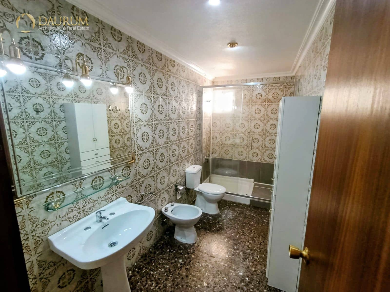 4 bedroom Flat for sale in Elche / Elx - € 195,000 (Ref: 9889232)