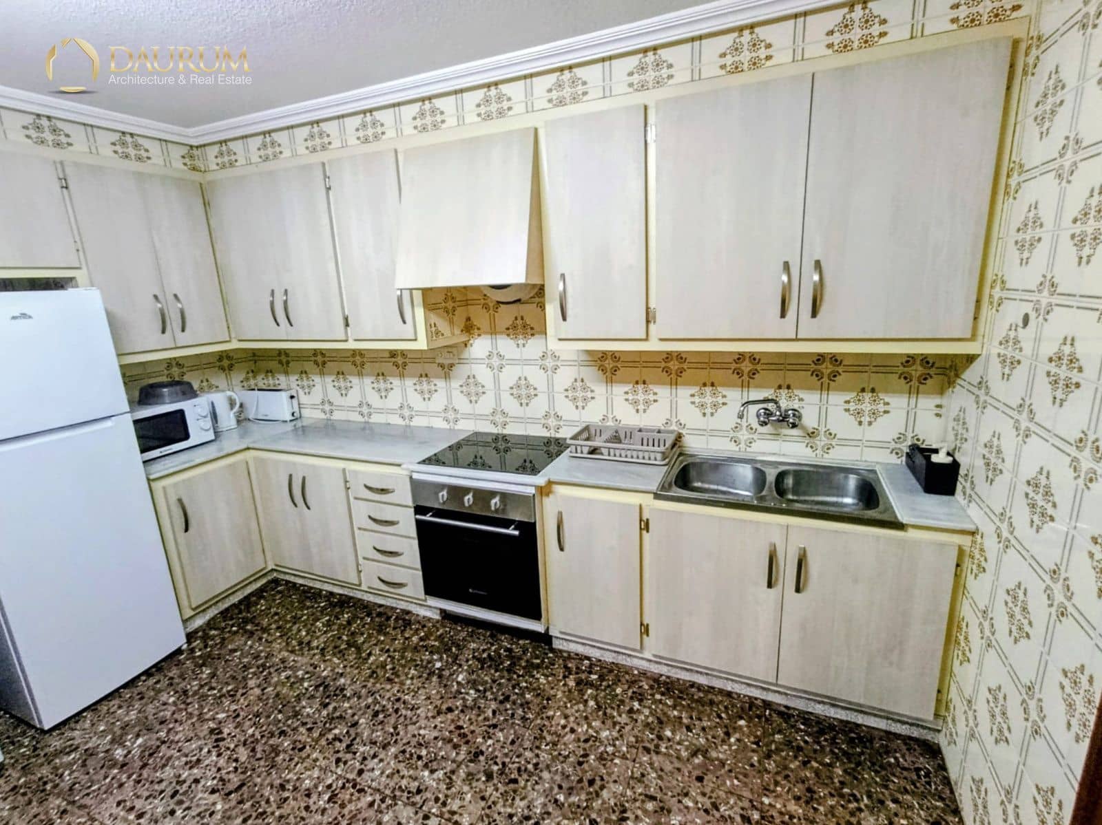 4 bedroom Flat for sale in Elche / Elx - € 195,000 (Ref: 9889232)