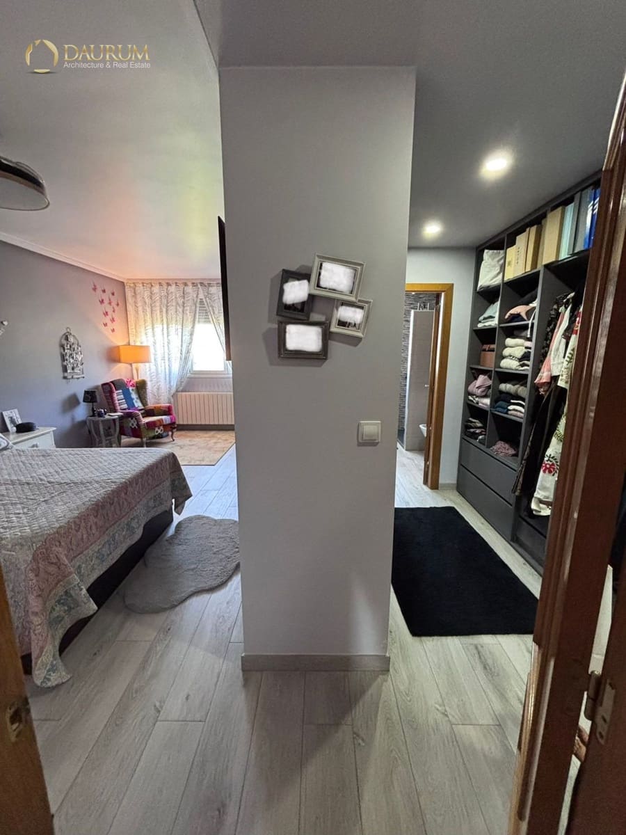 5 slaapkamer Huis te koop in Alicante stad met zwembad garage - € 695.000 (Ref: 9891114)