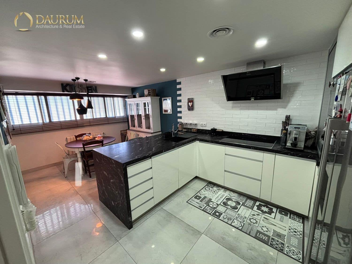 5 slaapkamer Huis te koop in Alicante stad met zwembad garage - € 695.000 (Ref: 9891114)