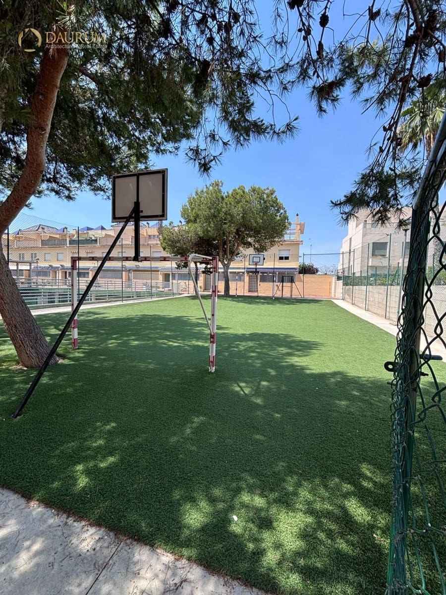 5 slaapkamer Huis te koop in Alicante stad met zwembad garage - € 695.000 (Ref: 9891114)