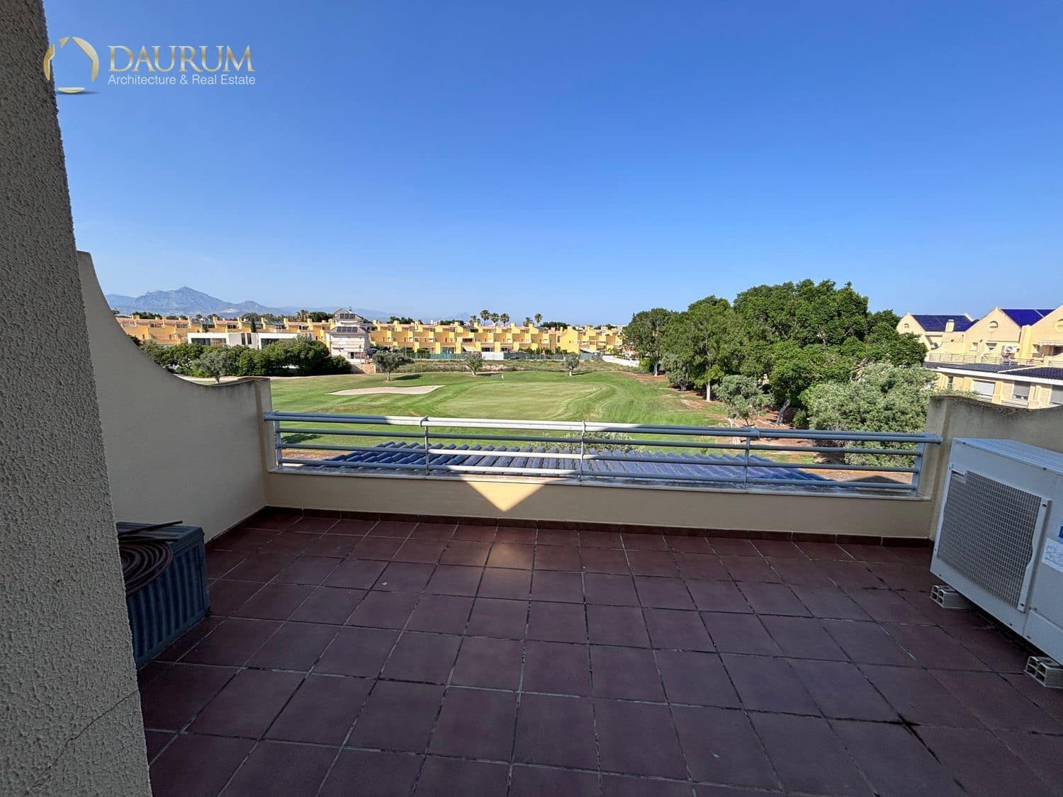 5 slaapkamer Huis te koop in Alicante stad met zwembad garage - € 695.000 (Ref: 9891114)
