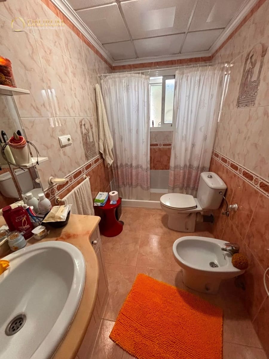 Piso de 2 habitaciones en Alicante / Alacant ciudad en venta - 115.000 € (Ref: 9893020)