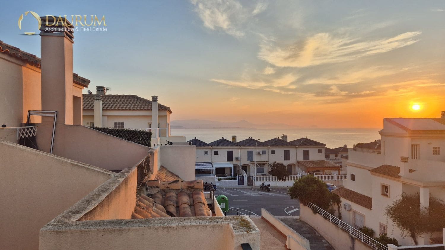 3 sypialnia Dom na sprzedaż w Gran Alacant z basenem garażem - 265 000 € (Ref: 9895308)