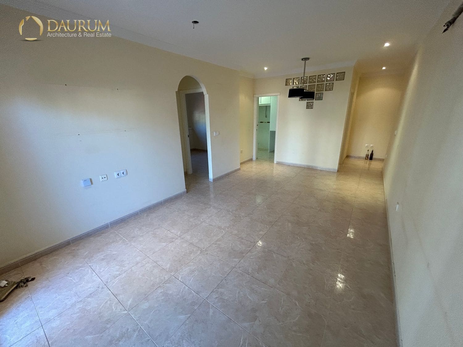 Piso de 2 habitaciones en Arenales del Sol en venta con piscina garaje - 250.000 € (Ref: 9897323)
