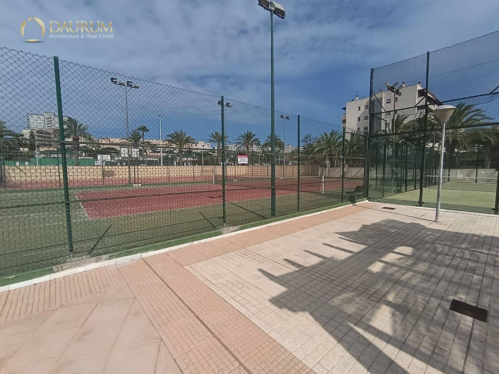 Piso de 2 habitaciones en Arenales del Sol en venta con piscina garaje - 250.000 € (Ref: 9897323)