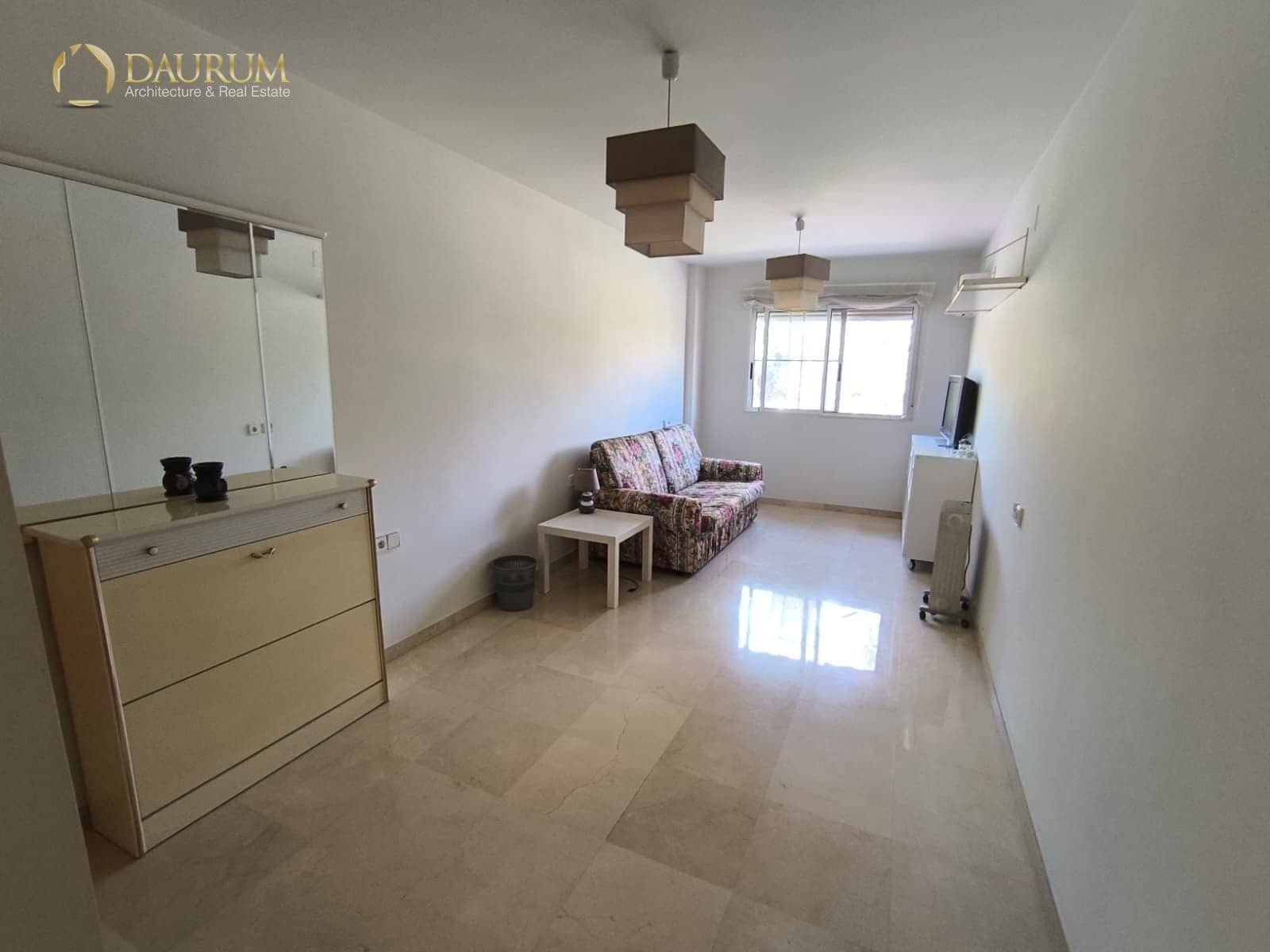 4 bedroom Townhouse for sale in Alicante / Alacant city with pool garage - € 555,000 (Ref: 9897324)