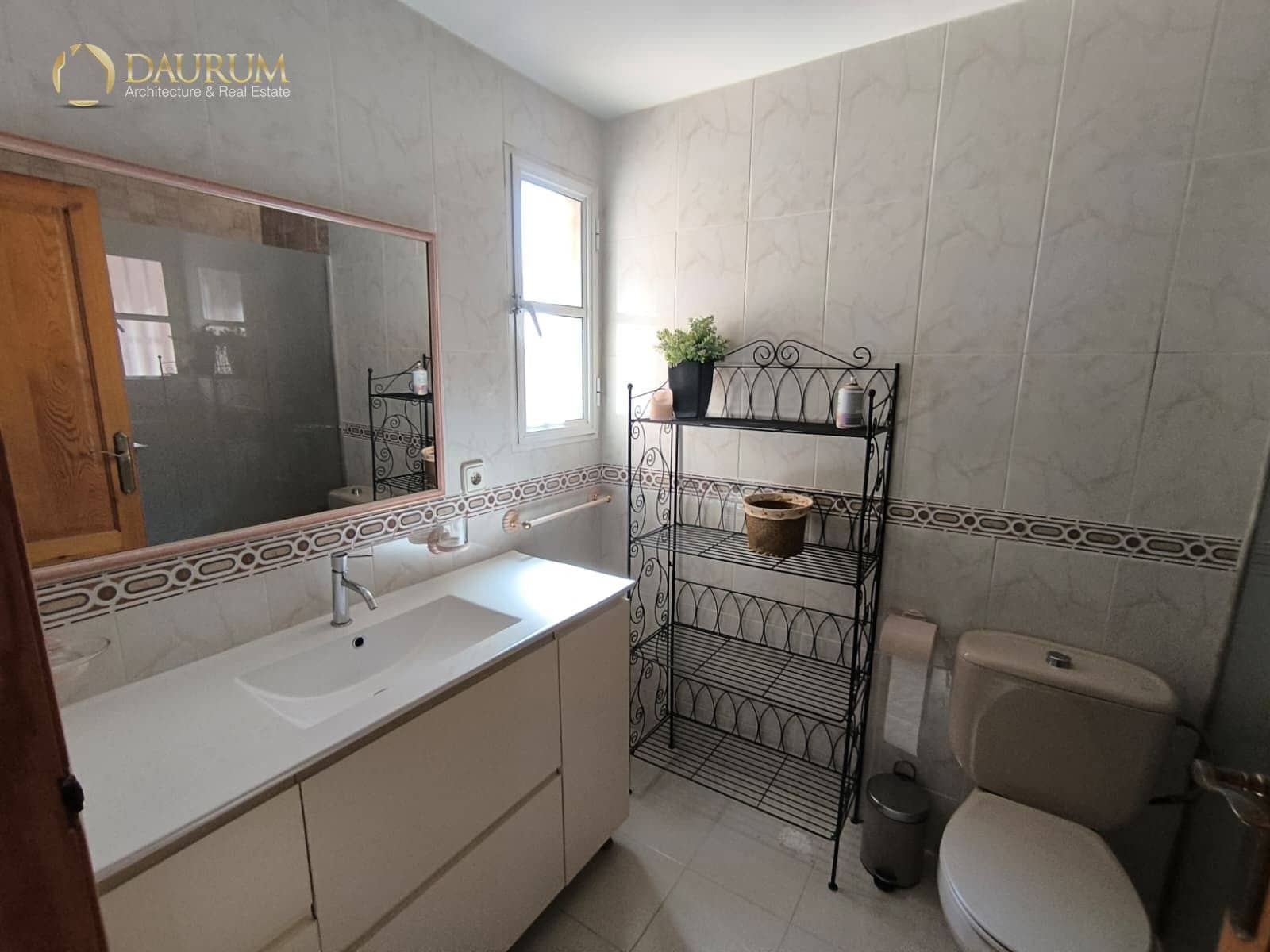 4 bedroom Townhouse for sale in Alicante / Alacant city with pool garage - € 555,000 (Ref: 9897324)