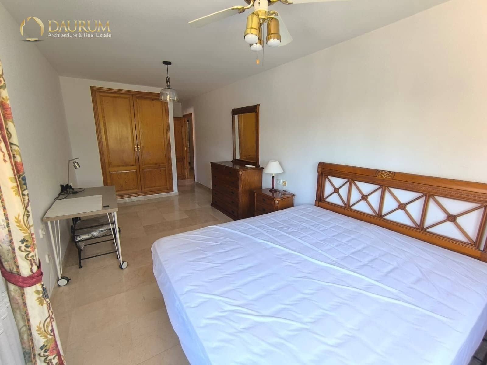 4 bedroom Townhouse for sale in Alicante / Alacant city with pool garage - € 555,000 (Ref: 9897324)
