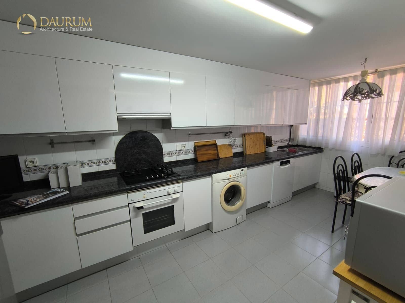 4 bedroom Townhouse for sale in Alicante / Alacant city with pool garage - € 555,000 (Ref: 9897324)