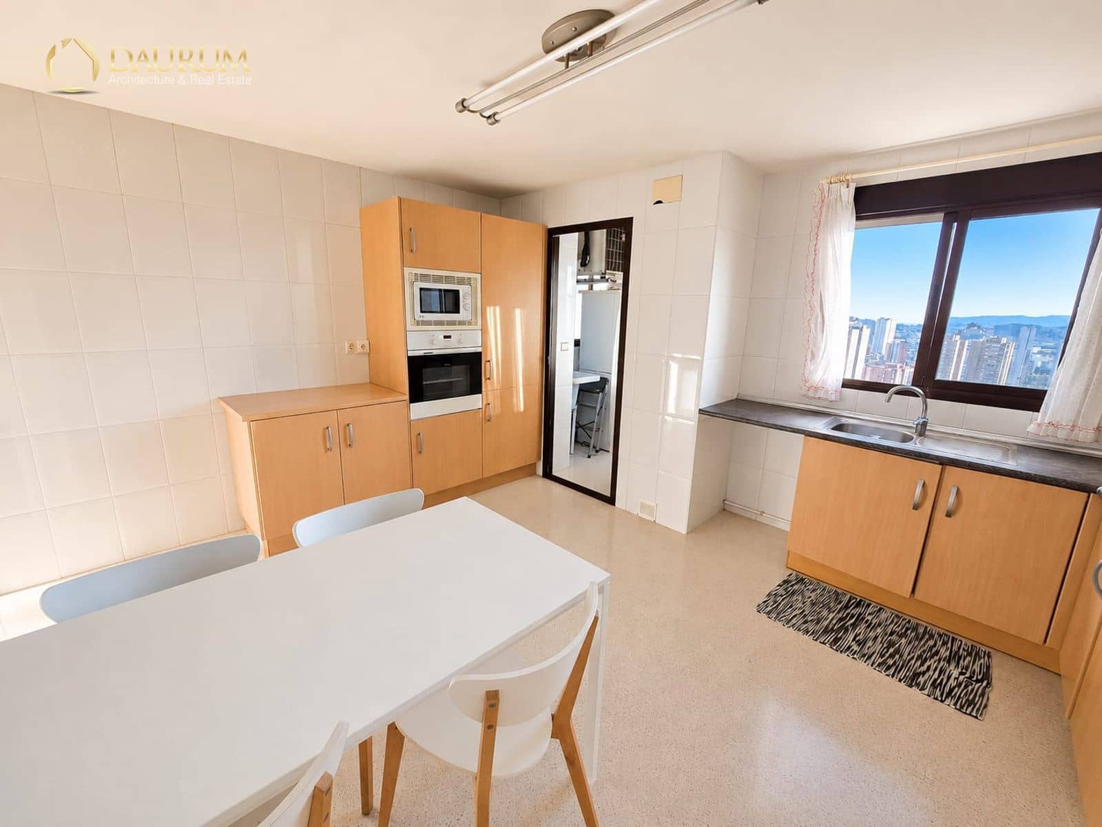 3 sypialnia Mieszkanie na sprzedaż w Benidorm z basenem garażem - 560 000 € (Ref: 9902169)