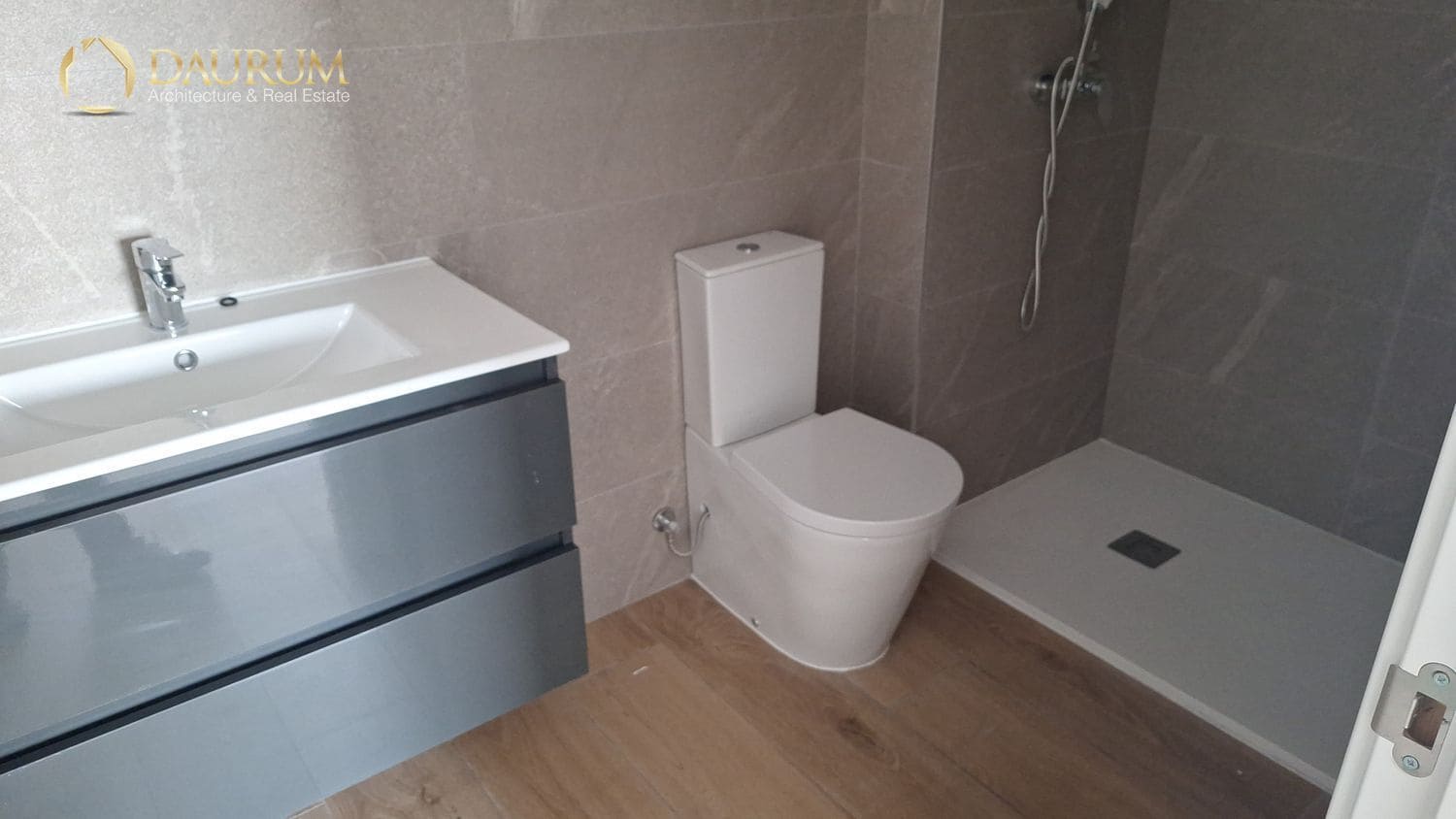 Piso de 2 habitaciones en Playa de San Juan en venta con piscina - 494.000 € (Ref: 9902172)