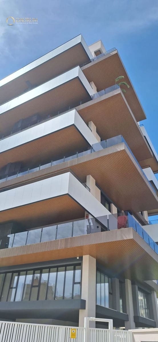 Piso de 2 habitaciones en Playa de San Juan en venta con piscina - 494.000 € (Ref: 9902172)