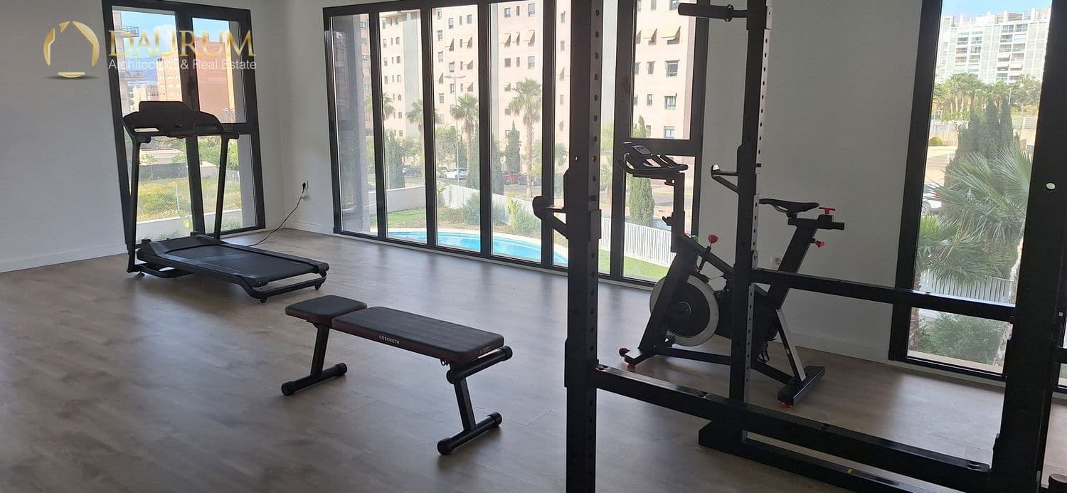 Piso de 2 habitaciones en Playa de San Juan en venta con piscina - 494.000 € (Ref: 9902172)