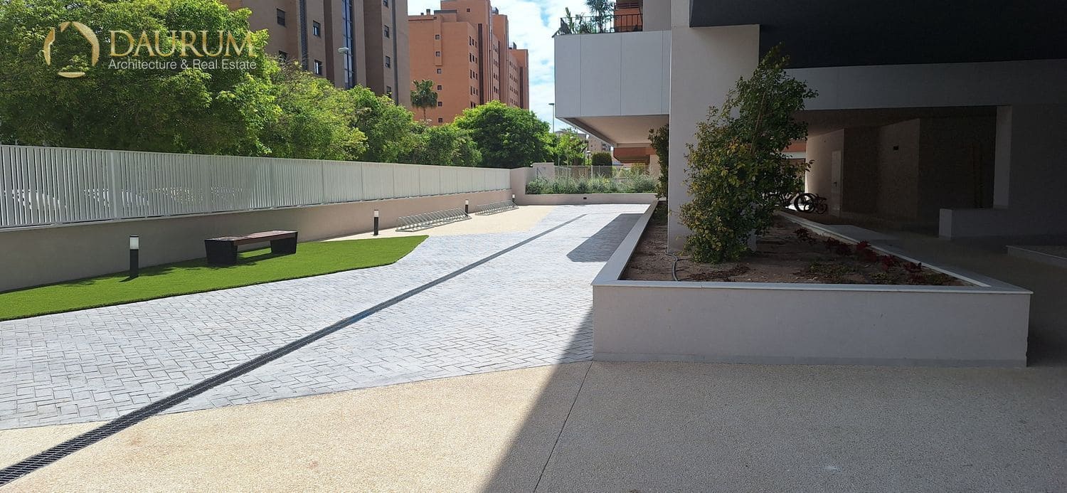 Piso de 2 habitaciones en Playa de San Juan en venta con piscina - 494.000 € (Ref: 9902172)