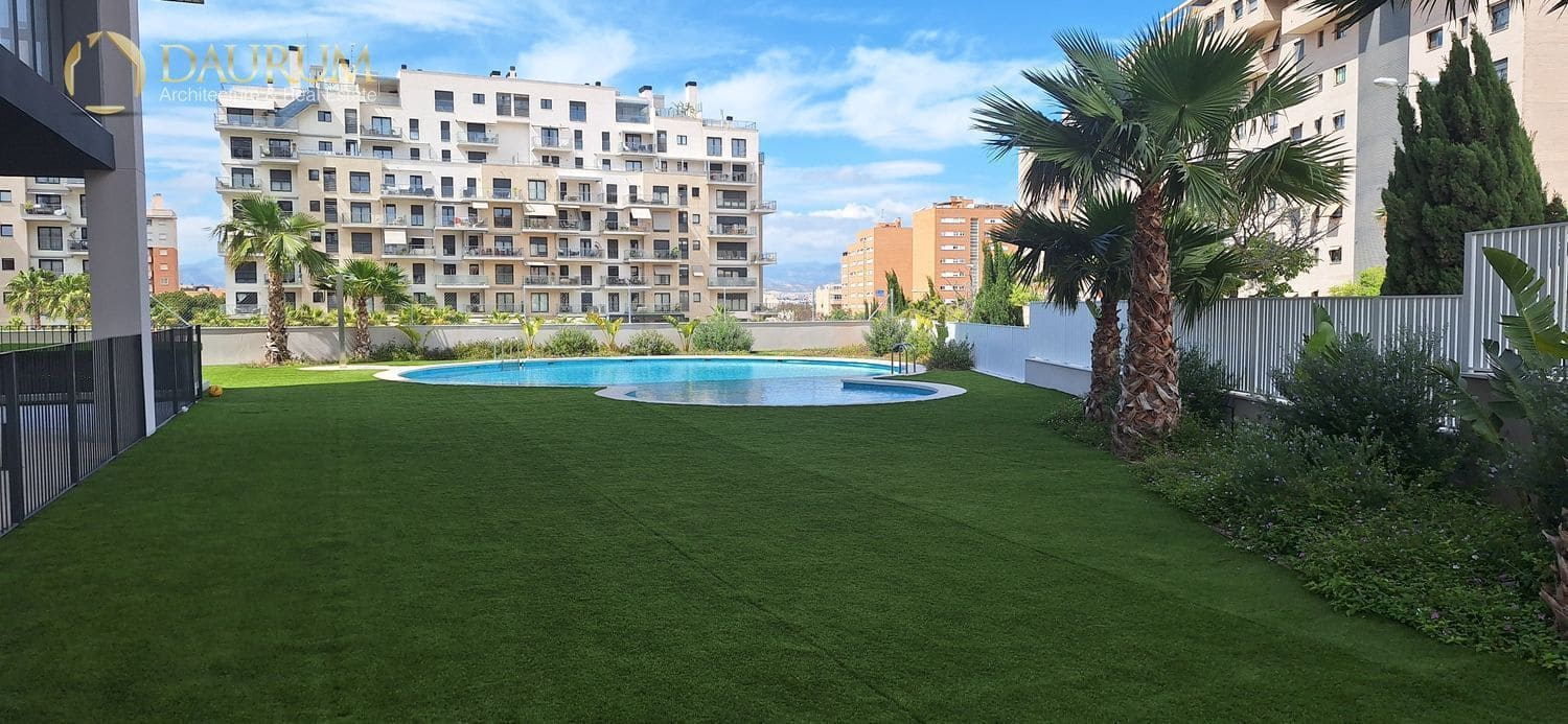 Piso de 2 habitaciones en Playa de San Juan en venta con piscina - 494.000 € (Ref: 9902172)