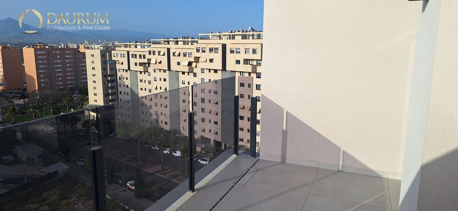 Piso de 2 habitaciones en Playa de San Juan en venta con piscina - 494.000 € (Ref: 9902172)