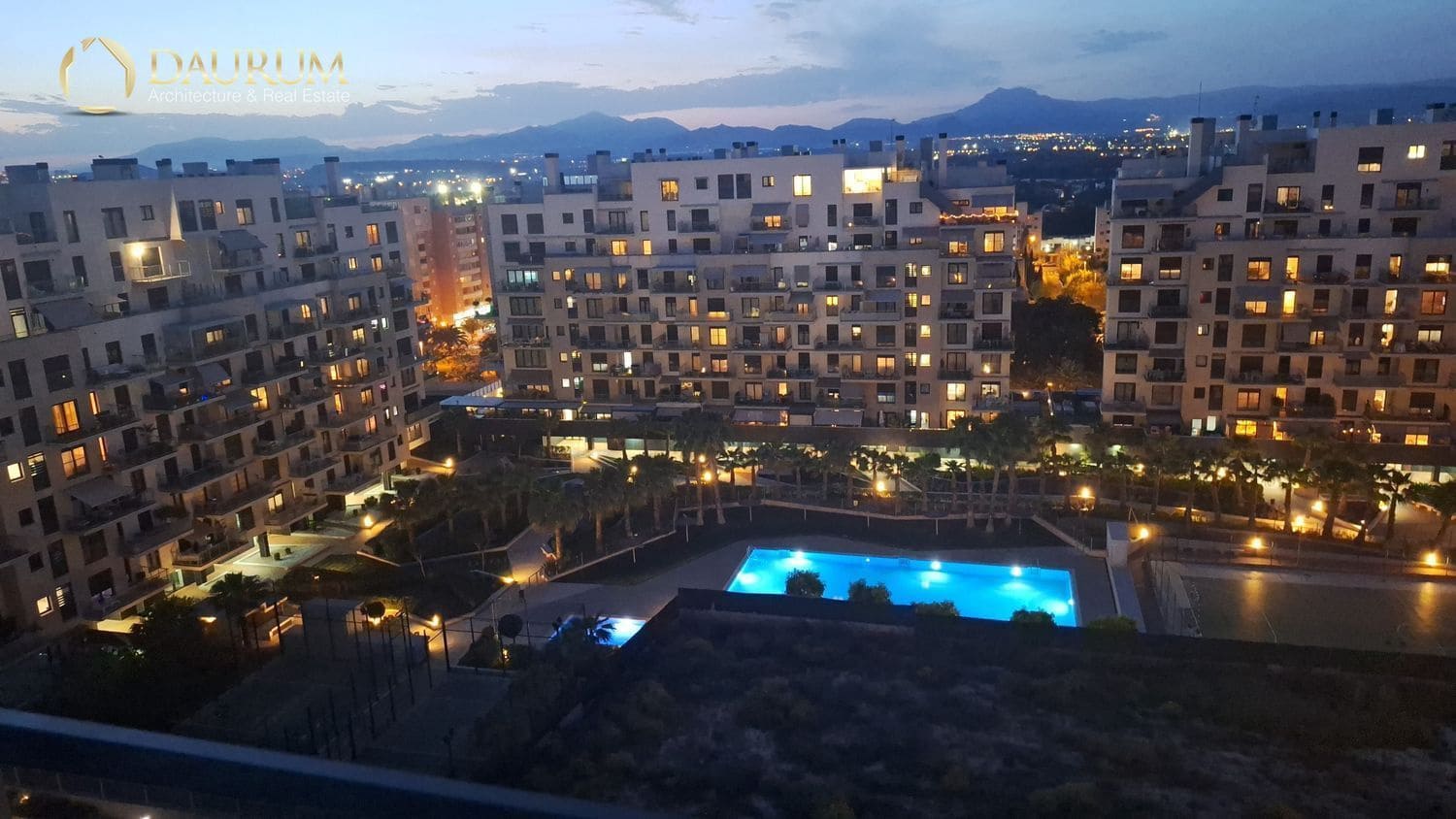 Piso de 2 habitaciones en Playa de San Juan en venta con piscina - 494.000 € (Ref: 9902172)