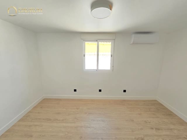 4 sypialnia Willa na sprzedaż w La Nucia z basenem garażem - 395 000 € (Ref: 9905132)