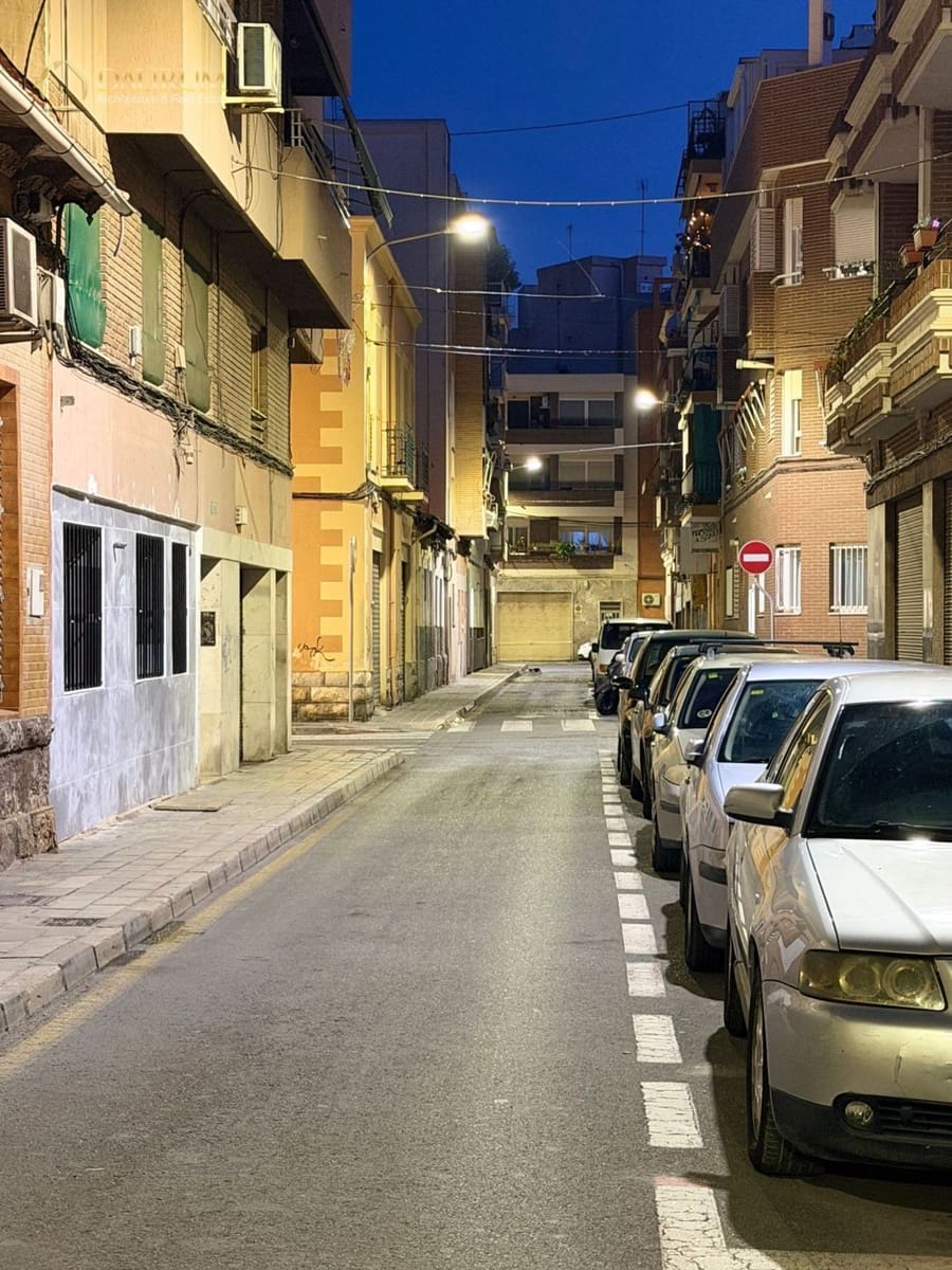 2 slaapkamer Flat te koop in Alicante stad - € 120.000 (Ref: 9909008)