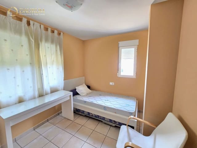Chalet de 3 habitaciones en Barranco Hondo, La Nucia en venta con piscina garaje - 430.000 € (Ref: 9909339)