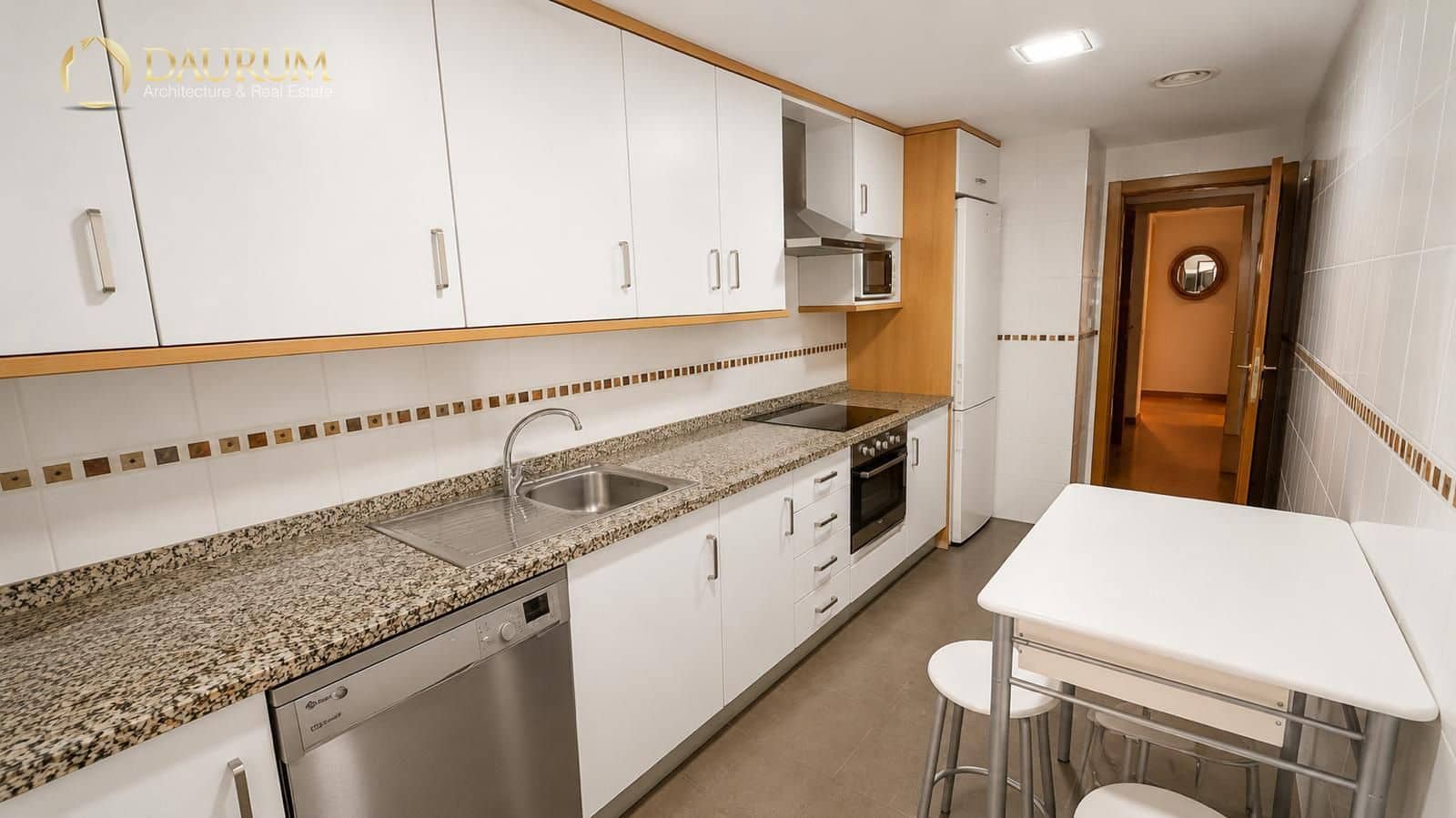 3 makuuhuone Asunto myytävänä paikassa Alicante kaupunki mukana uima-altaan 
autotalli - 230 000 € (Ref: 9909787)