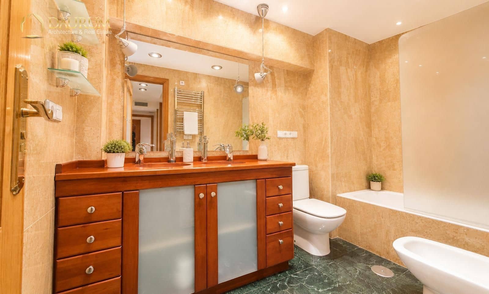 4 soveværelse Lejlighed til salg i Alicante by med garage - € 625.000 (Ref: 9911790)