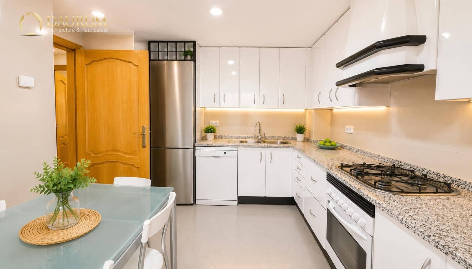 4 soveværelse Lejlighed til salg i Alicante by med garage - € 625.000 (Ref: 9911790)
