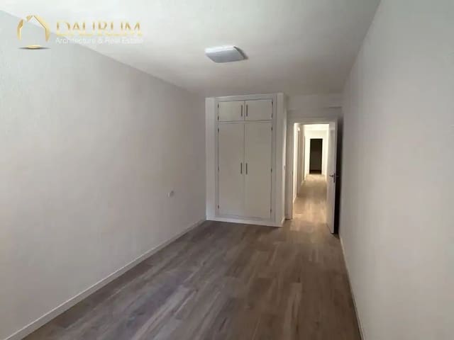 4 soveværelse Lejlighed til salg i Santo Domingo, Alicante by - € 269.000 (Ref: 9914961)