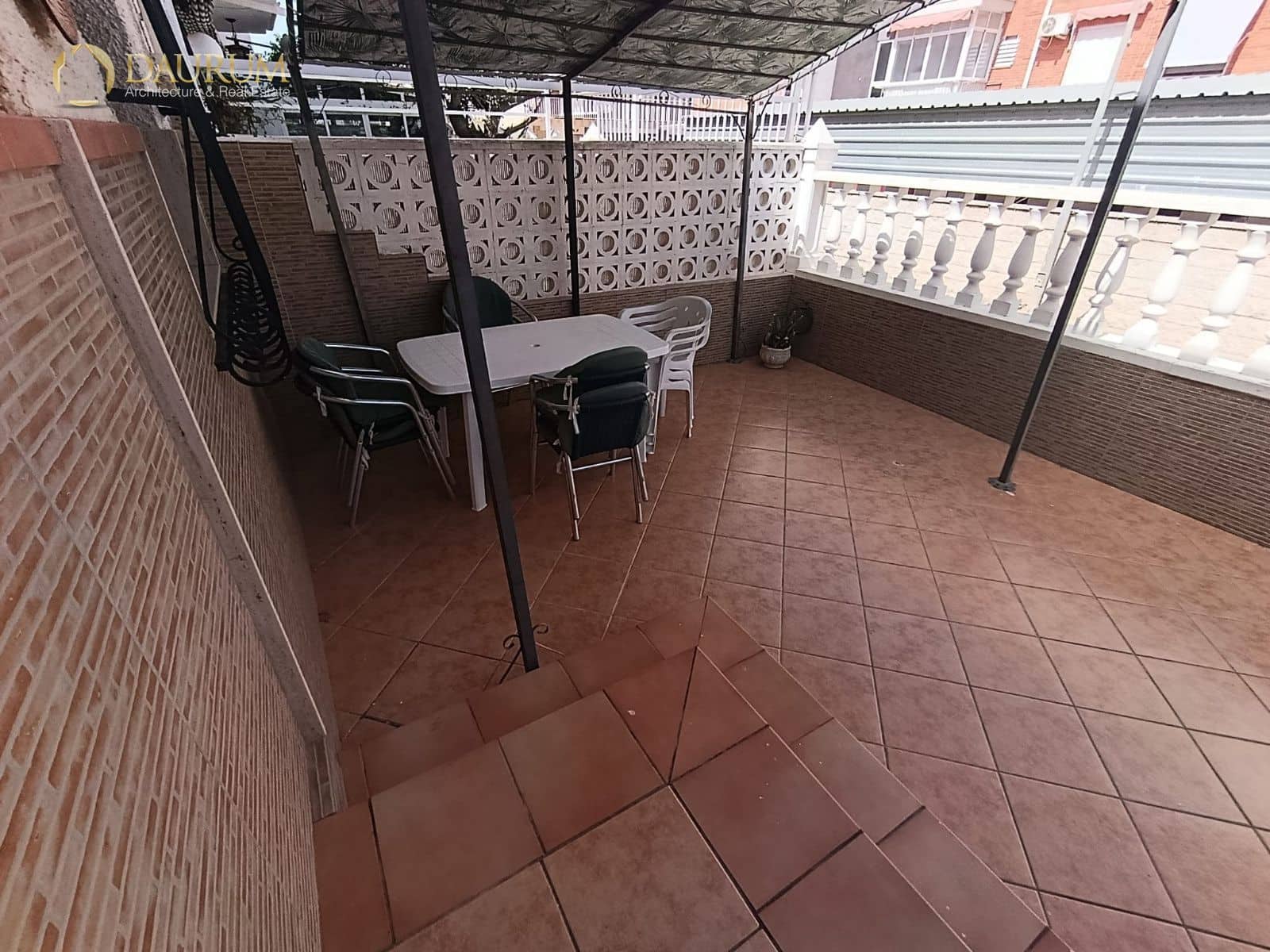 3 soveværelse Villa til salg i Santa Pola med garage - € 199.000 (Ref: 9925190)