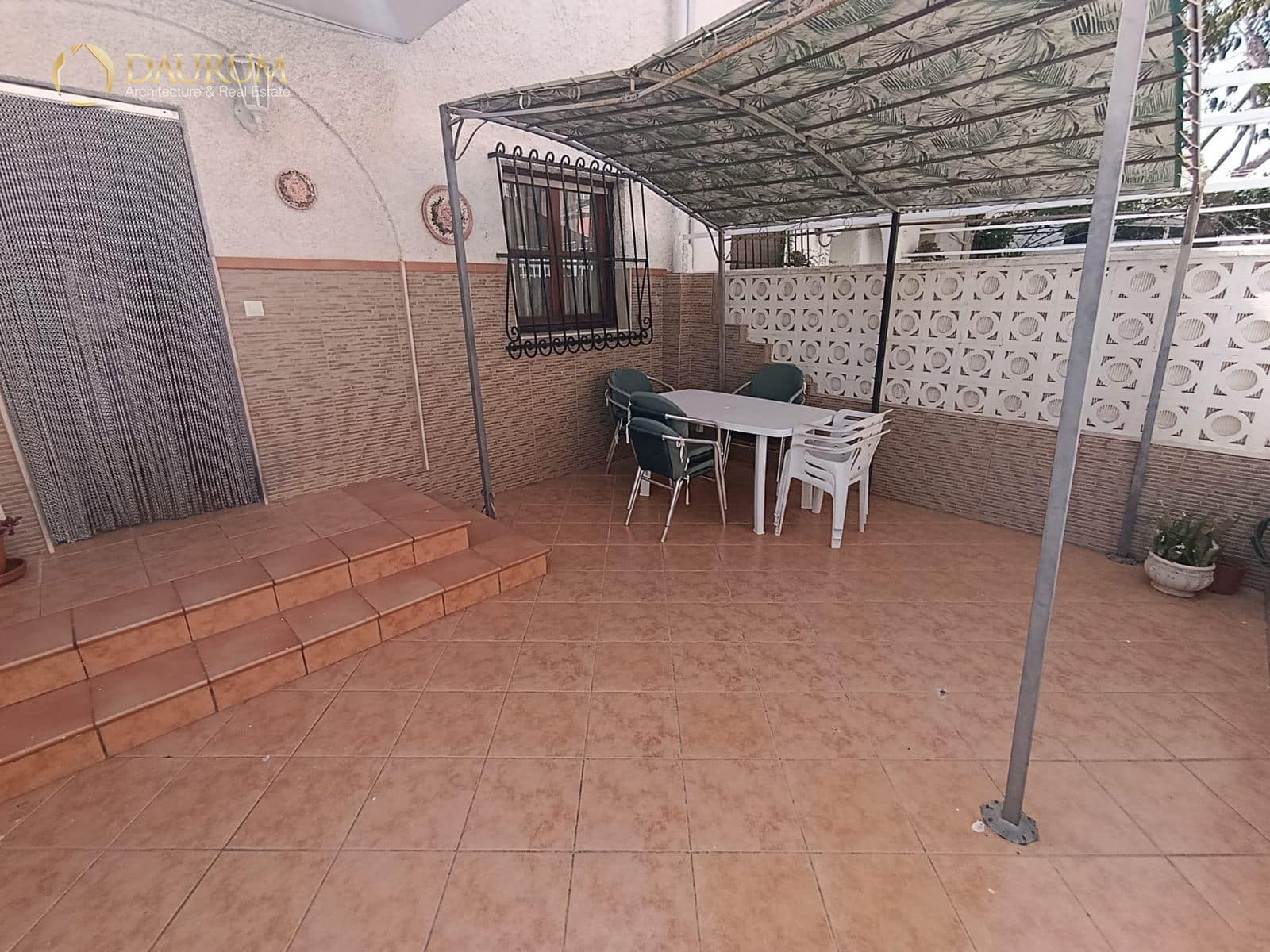 3 soveværelse Villa til salg i Santa Pola med garage - € 199.000 (Ref: 9925190)