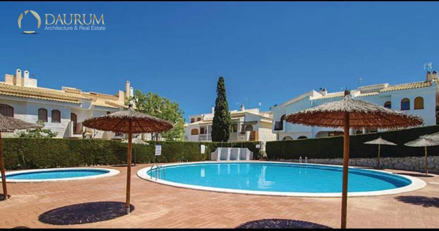 Casa de 3 habitaciones en Gran Alacant en venta con piscina - 290.000 € (Ref: 9935170)