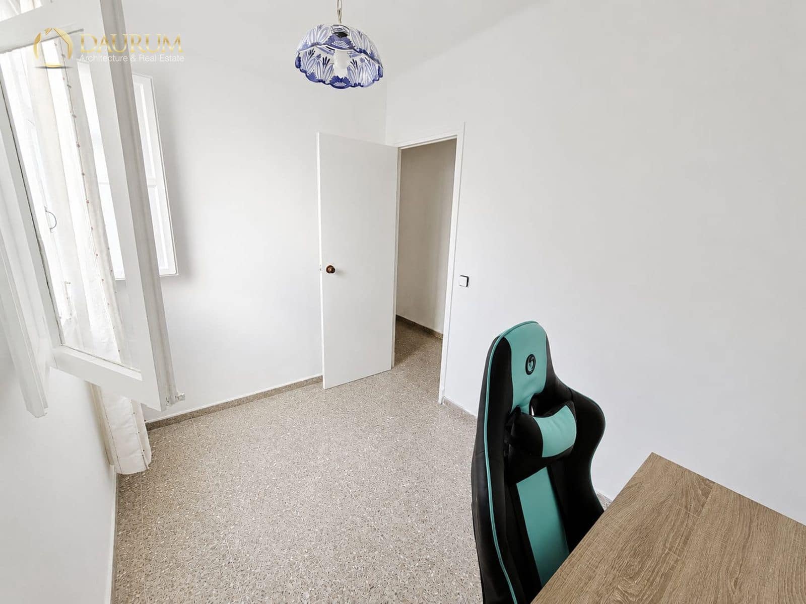 3 slaapkamer Penthouse te koop in Alicante stad - € 160.000 (Ref: 9937051)