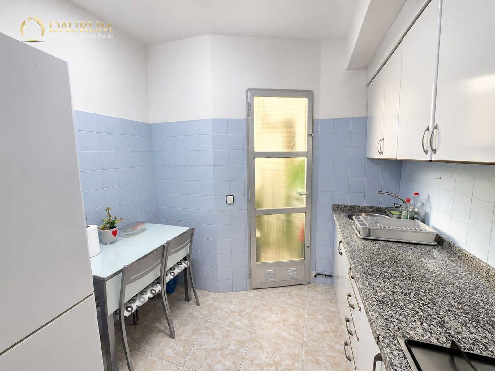 3 slaapkamer Penthouse te koop in Alicante stad - € 160.000 (Ref: 9937051)
