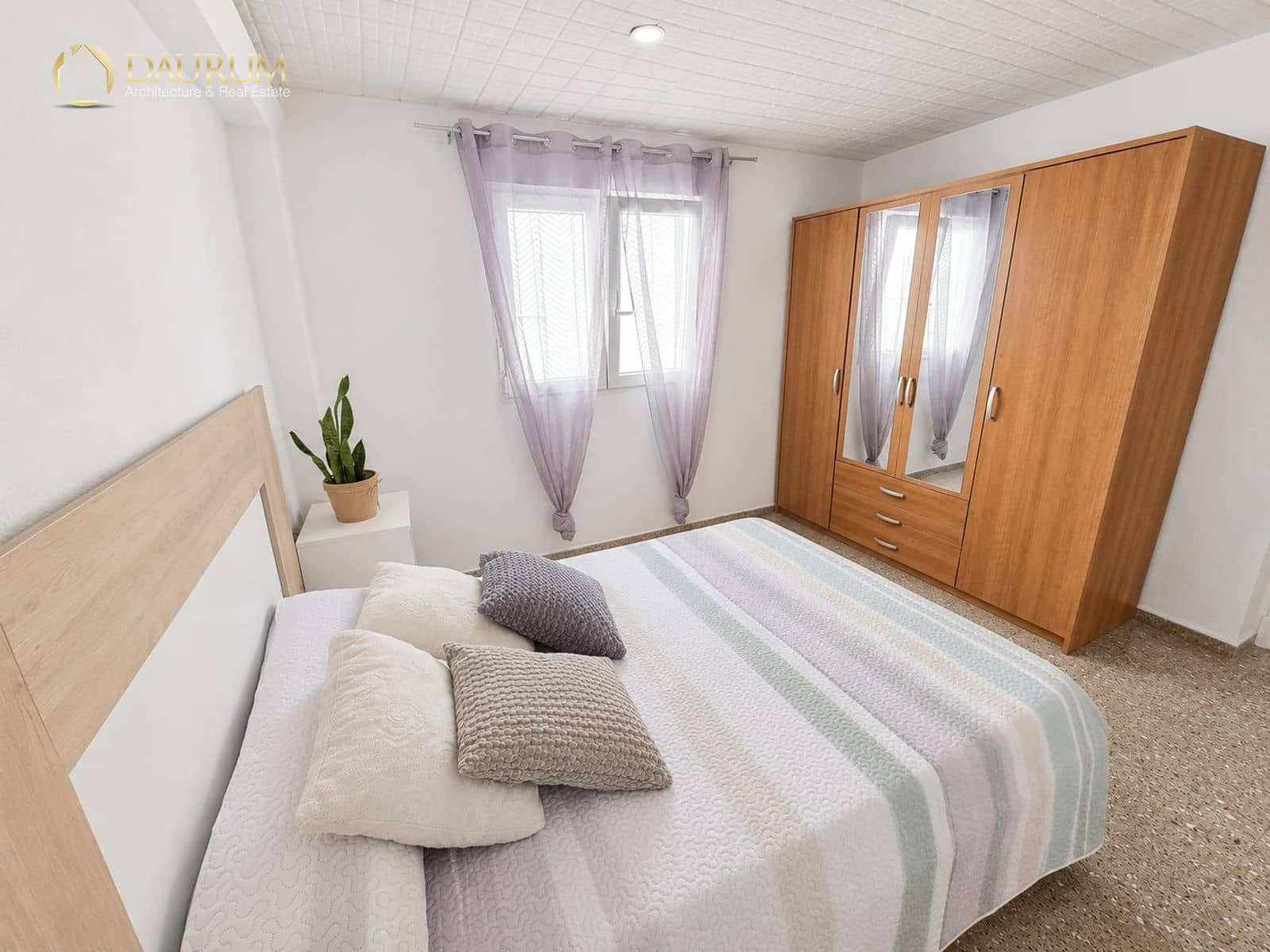 3 slaapkamer Penthouse te koop in Alicante stad - € 160.000 (Ref: 9937051)