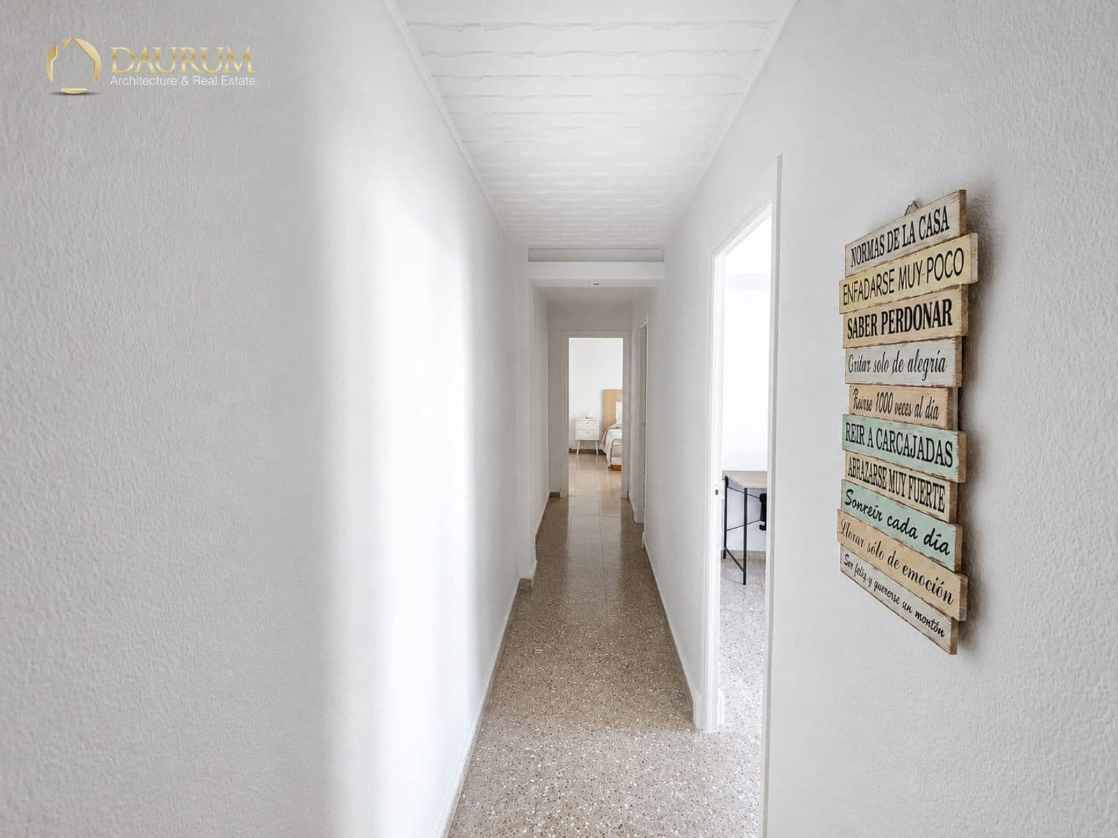 3 slaapkamer Penthouse te koop in Alicante stad - € 160.000 (Ref: 9937051)