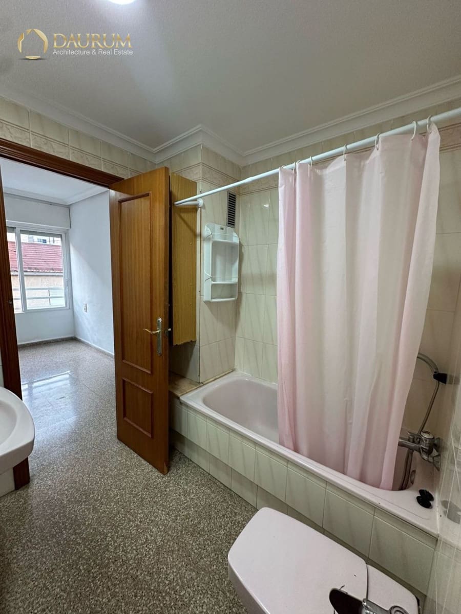Piso de 3 habitaciones en Elche / Elx en venta - 157.000 € (Ref: 9937052)