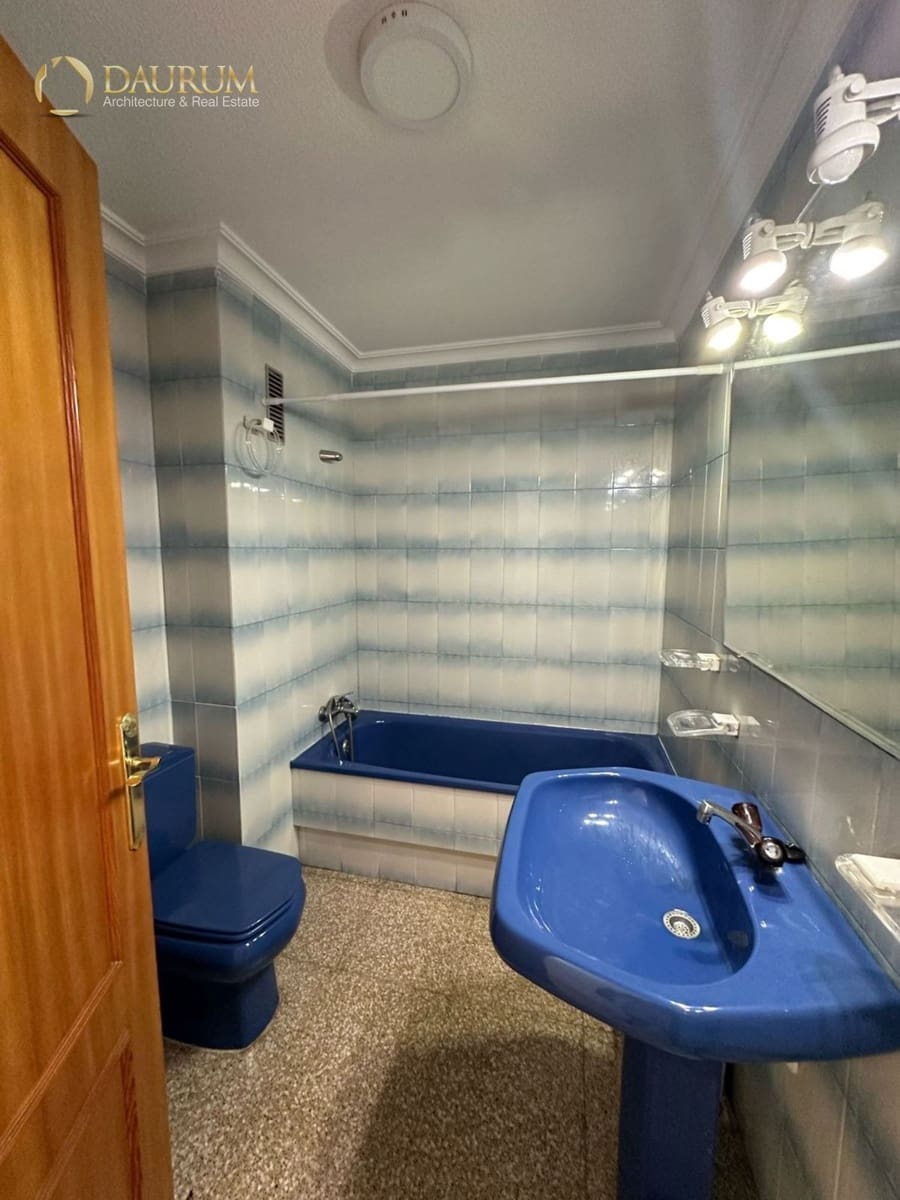 Piso de 3 habitaciones en Elche / Elx en venta - 157.000 € (Ref: 9937052)