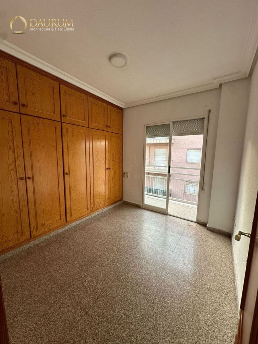 Piso de 3 habitaciones en Elche / Elx en venta - 157.000 € (Ref: 9937052)