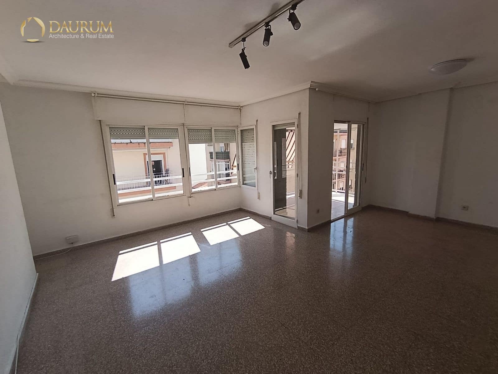 Piso de 3 habitaciones en Elche / Elx en venta - 157.000 € (Ref: 9937052)