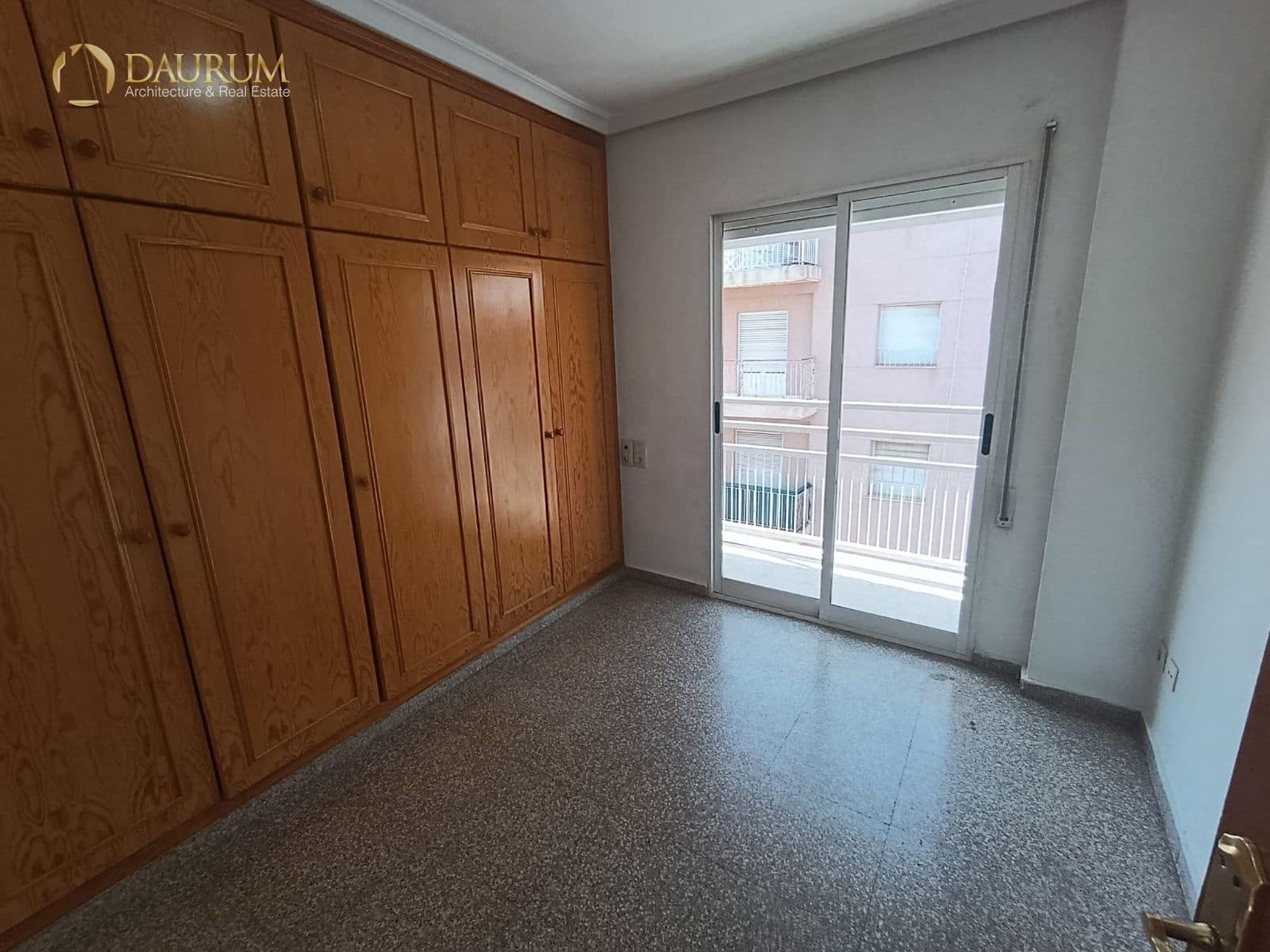 Piso de 3 habitaciones en Elche / Elx en venta - 157.000 € (Ref: 9937052)