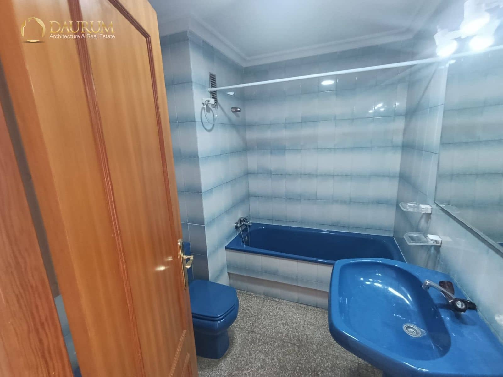 Piso de 3 habitaciones en Elche / Elx en venta - 157.000 € (Ref: 9937052)