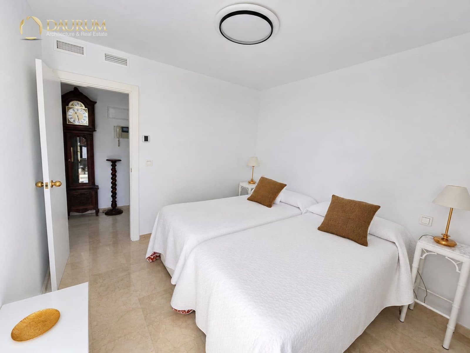 Piso de 2 habitaciones en Benidorm en venta con piscina garaje - 870.000 € (Ref: 9948425)