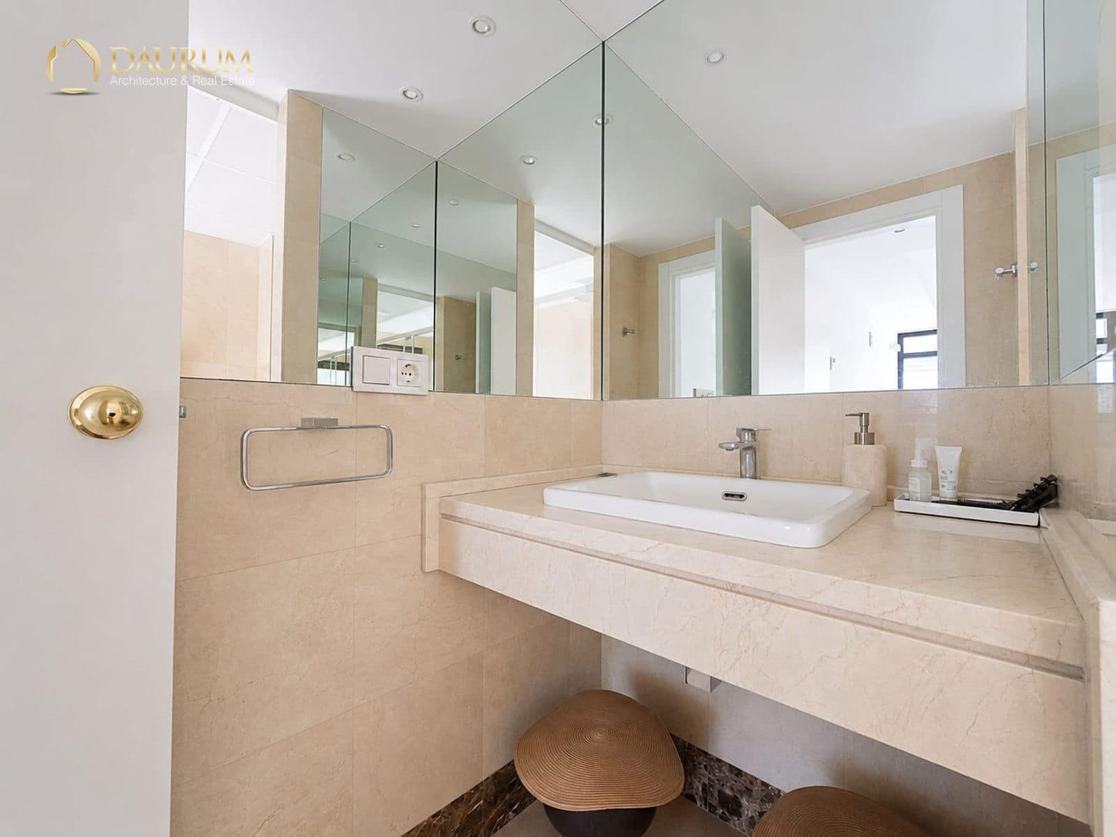 Piso de 2 habitaciones en Benidorm en venta con piscina garaje - 870.000 € (Ref: 9948425)