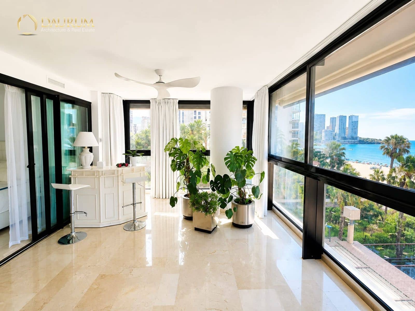 Piso de 2 habitaciones en Benidorm en venta con piscina garaje - 870.000 € (Ref: 9948425)